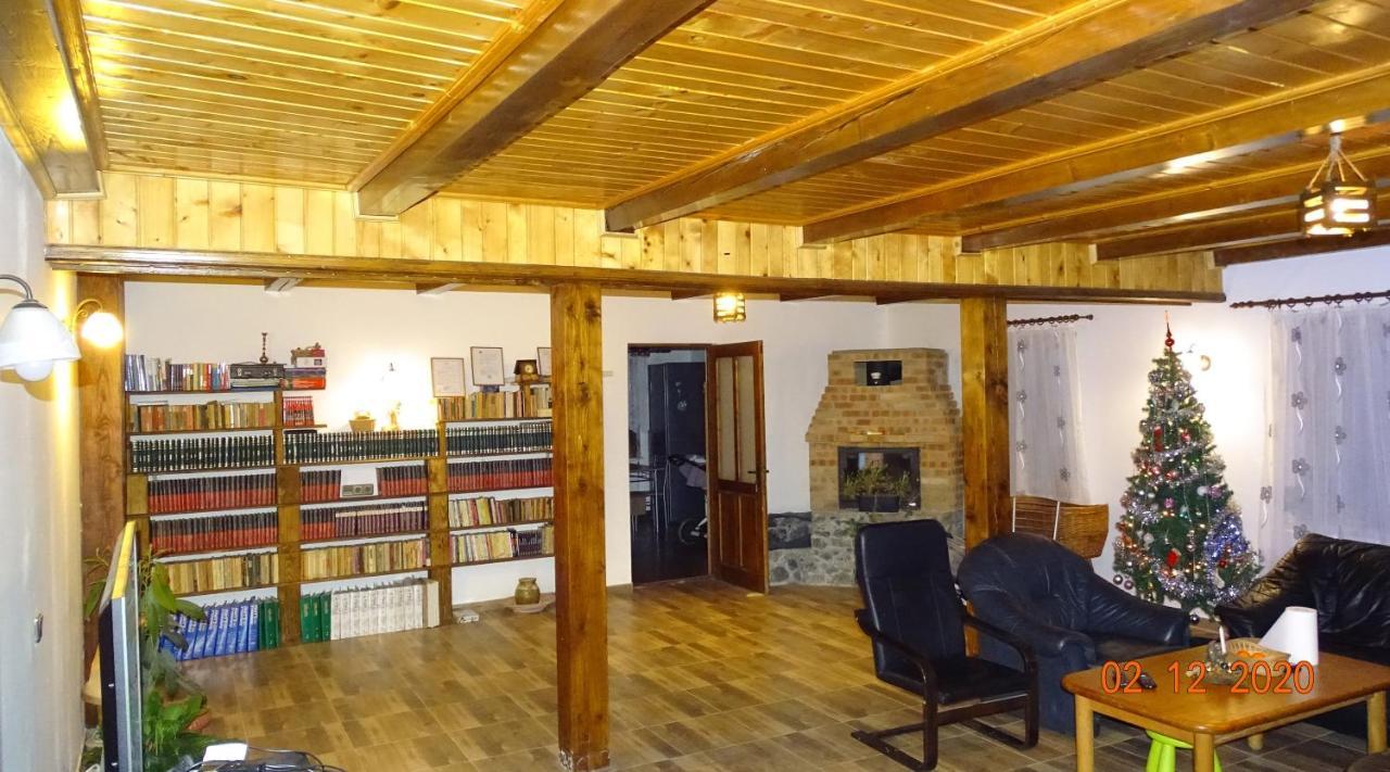 Agropensiunea Caprioara Mintia Εξωτερικό φωτογραφία